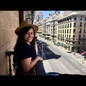 Meet your Posher, Stephanie